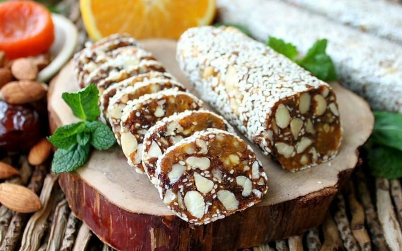 Вкусная шоколадная колбаска без сахара!