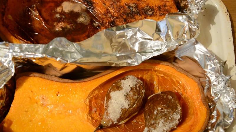 Тыква фаршированная рисом и яблоками