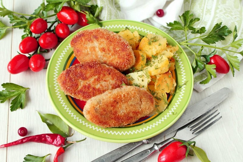 Котлеты из щуки с салом