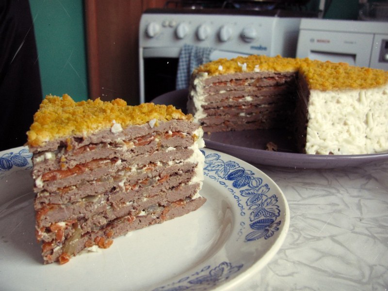 Печёночный торт с грибами