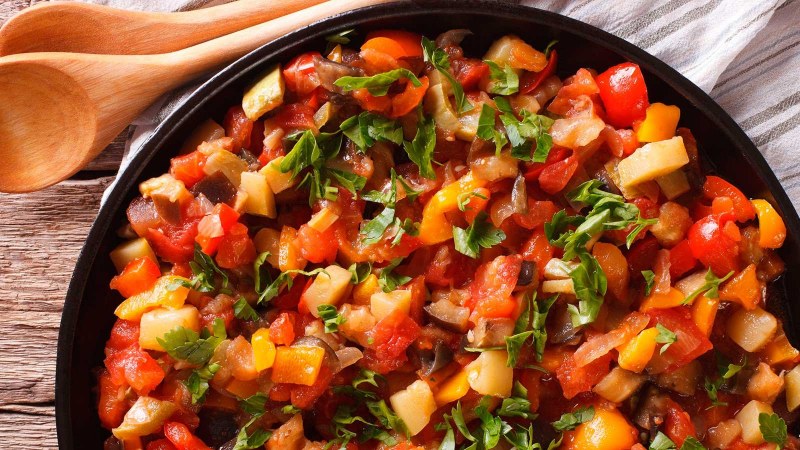 Рагу с филе индейки и овощами
