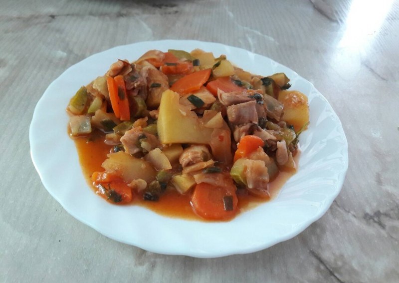 Овощное рагу с кабачками