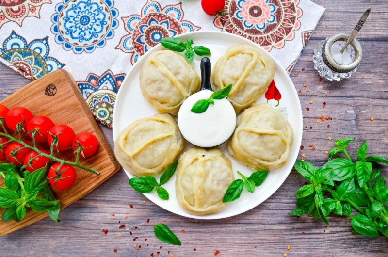 Вкусные сочные манты с шашлыком