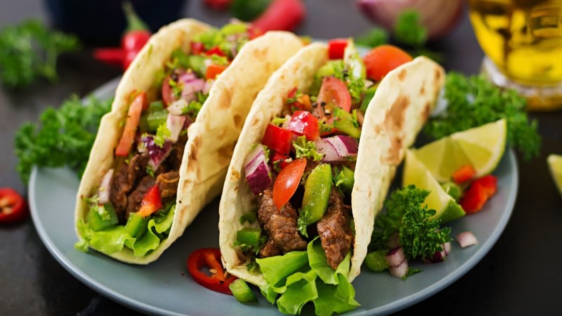 Taco на белом фоне