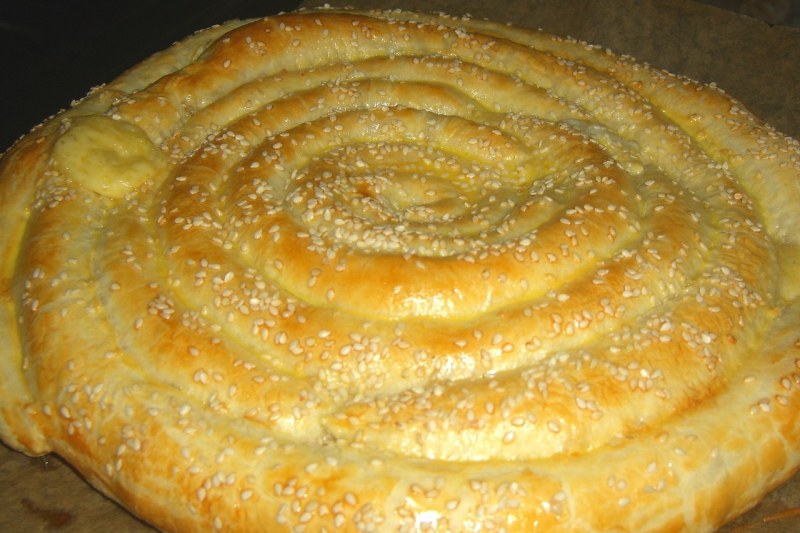 Пирог лаваш в заливке с мясным фаршем