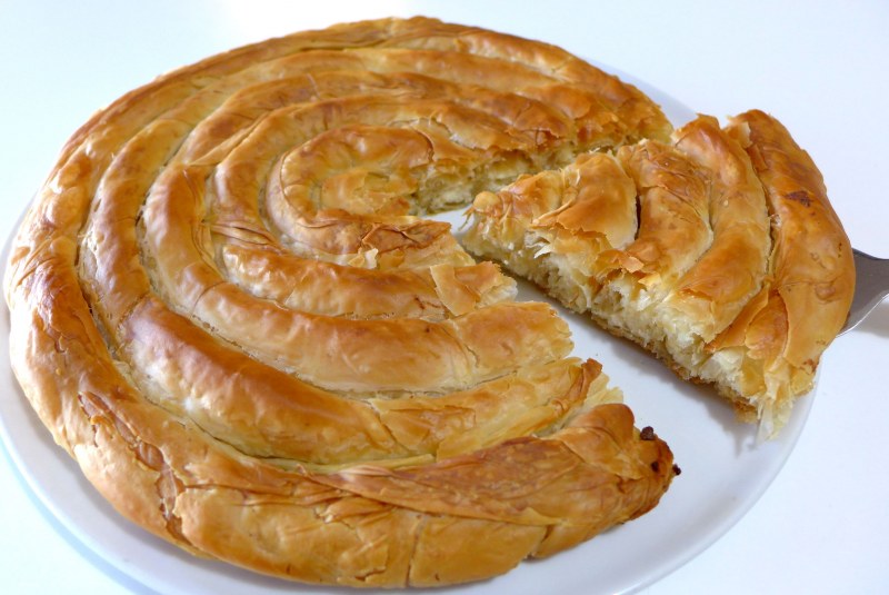 Пирог из лаваша с тунцом