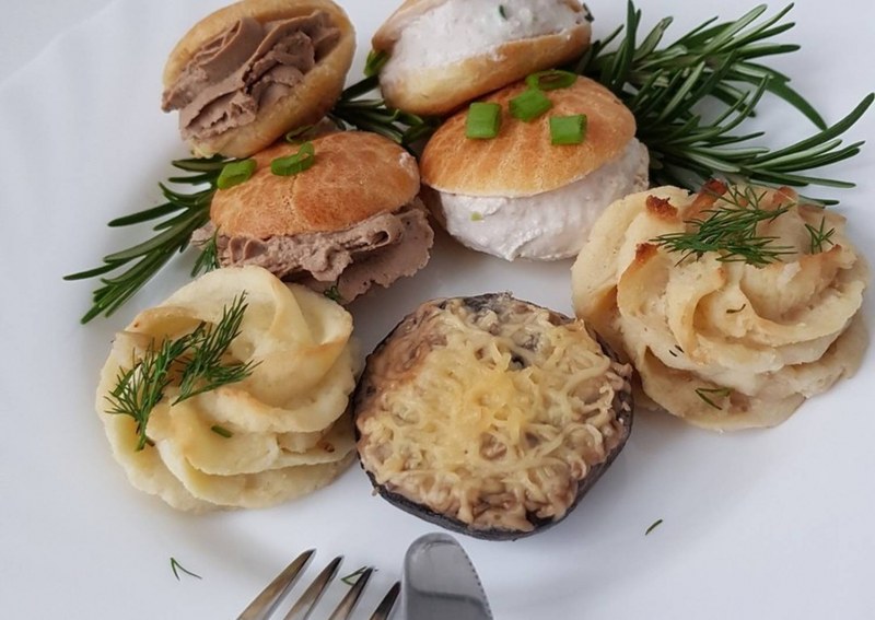 Профитроли с начинкой