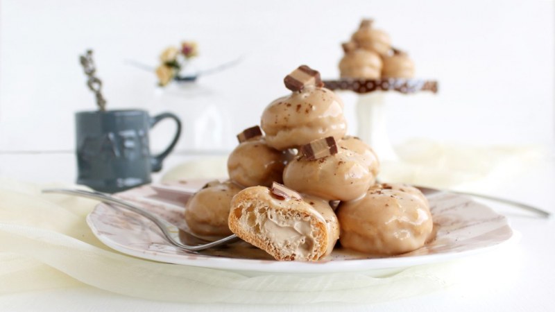Закуски с булкой на стол