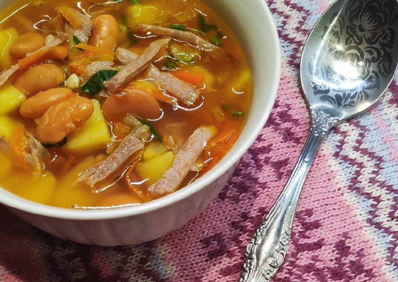 Суп фасолевый с мясом