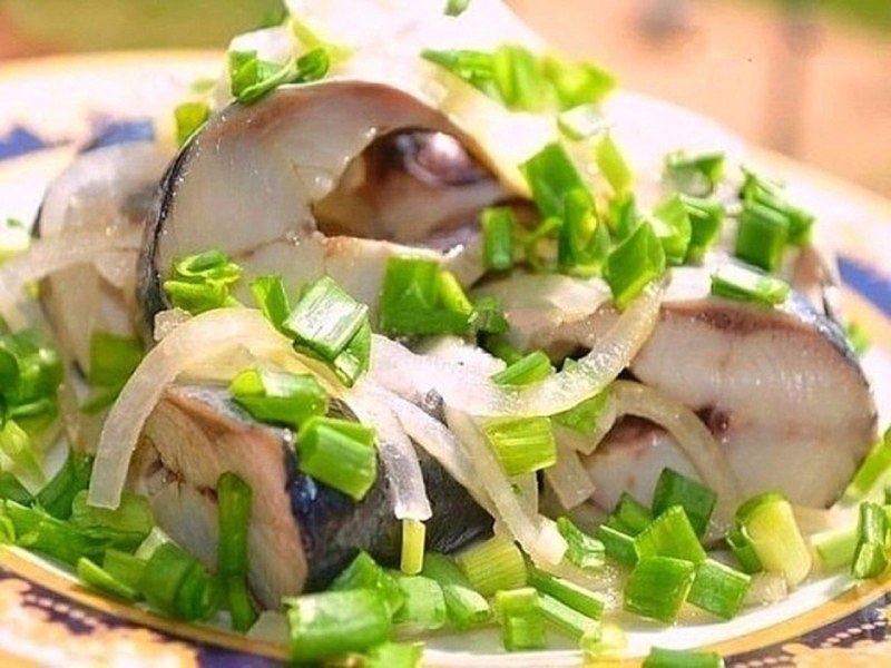 Селедка с зеленым луком