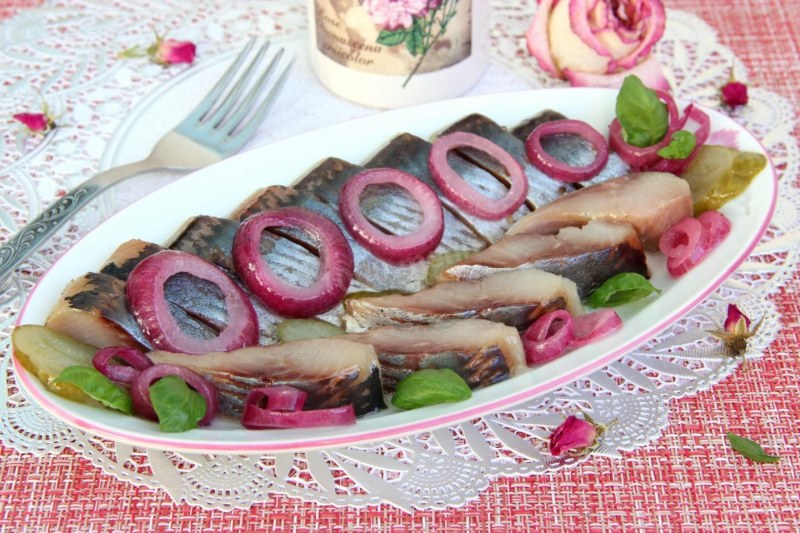 Ассортимент закусок из сельди