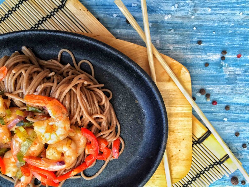 Wok удон с морепродуктами