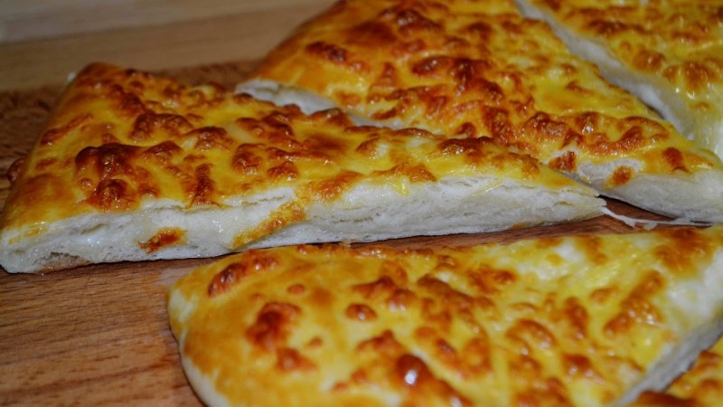 Хачапури по-мегрельски на мацони