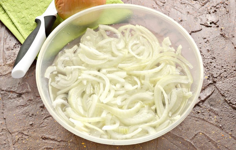 Лук репчатый маринованный