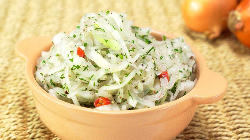 Маринованный красный лук на зиму