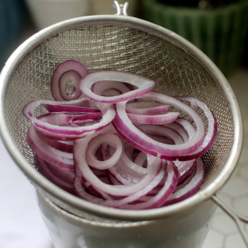 Лук репчатый маринованный