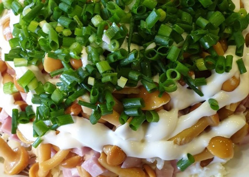 Салат картофельный с грибами