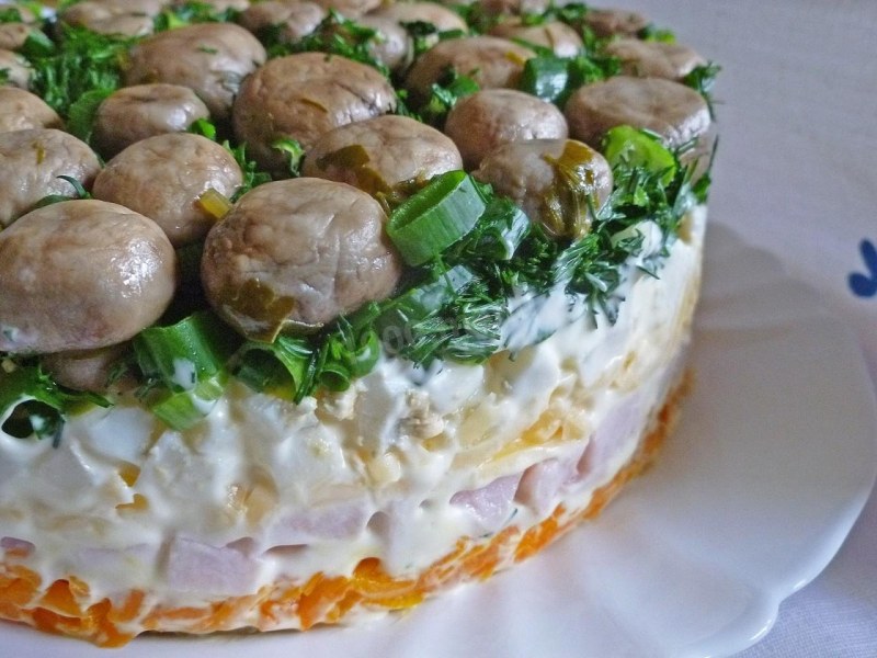 Салат с вешенками и курицей