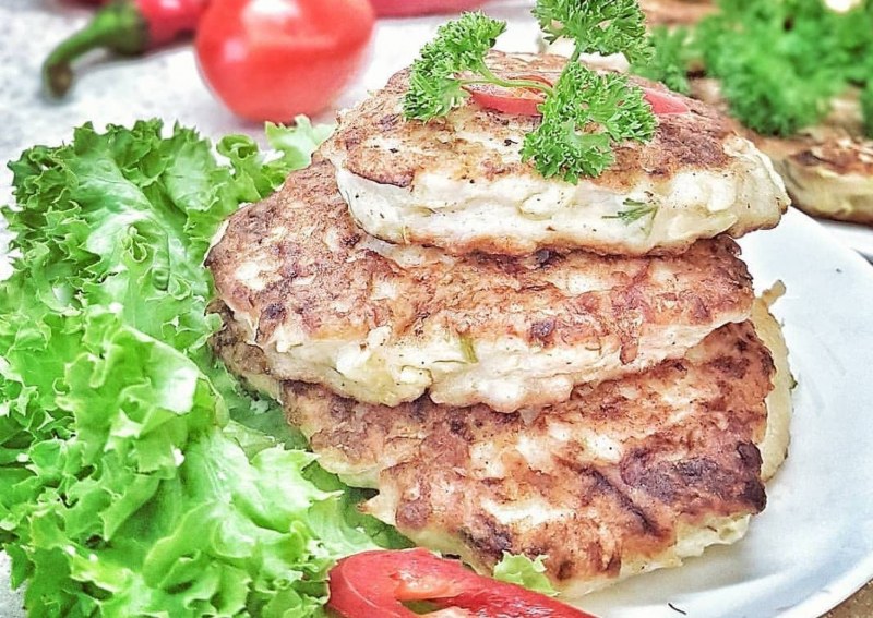 Куриные оладьи с кабачком