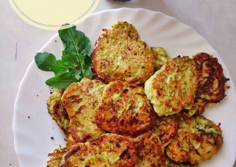 Оладьи из кабачков с сыром и чесноком