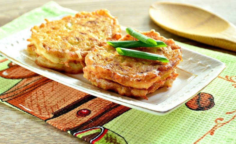Оладьи из кабачков с сыром и чесноком