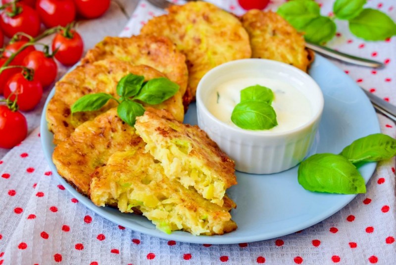 Кабачковые оладьи с сыром