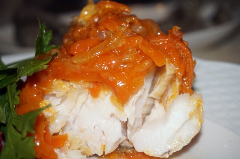 Рыба минтай под маринадом из моркови и лука