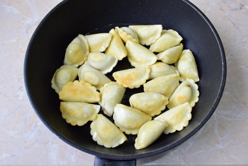 Вареники с картошкой жареные на сковороде