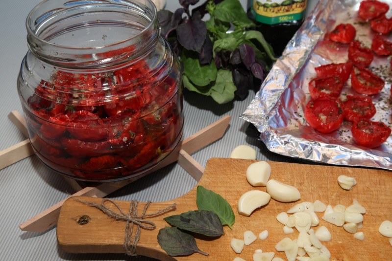 Вяленые томаты Tomatoes