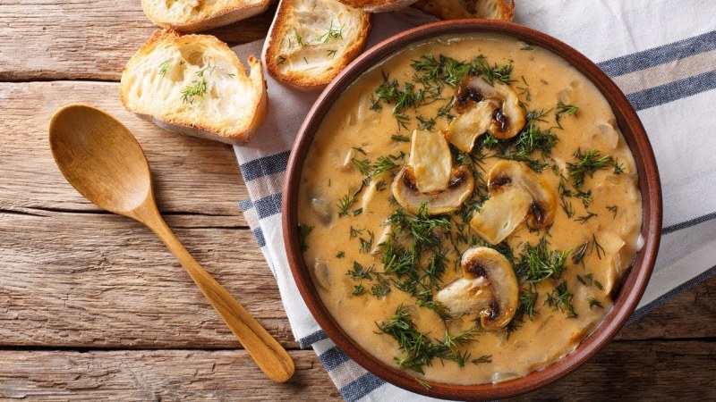 Суп с шампиньонами и картофелем