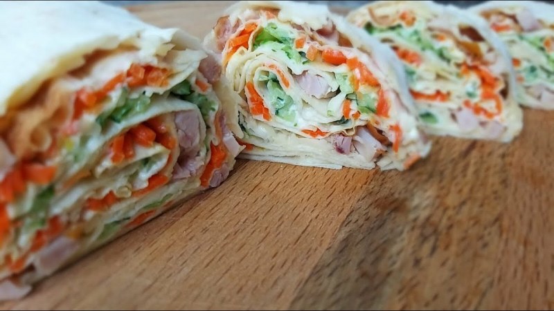 Рулет из лаваша с морковкой по-корейски