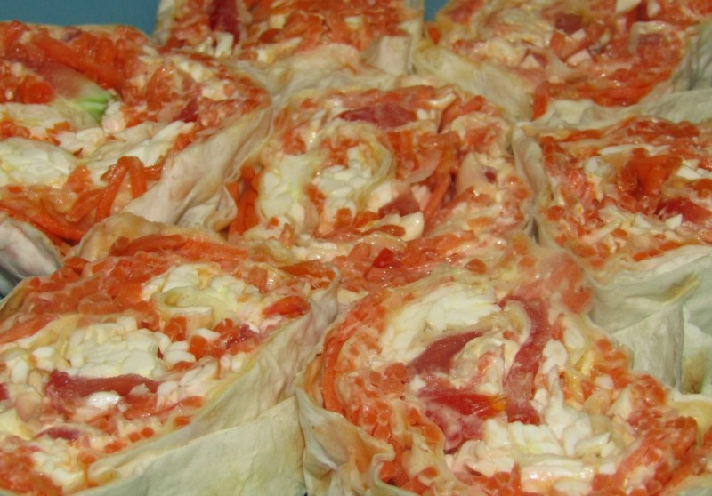 Рулет из лаваша с морковчей