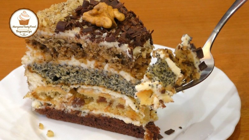 Торт Дамский каприз с маком изюмом и орехами
