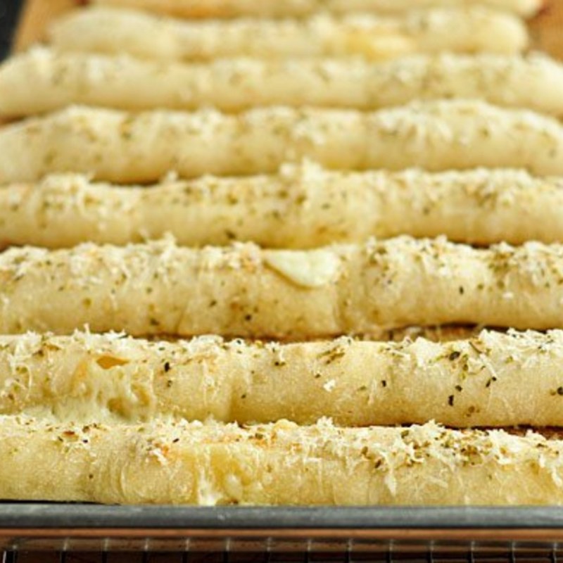 Хлебные палочки с сыром
