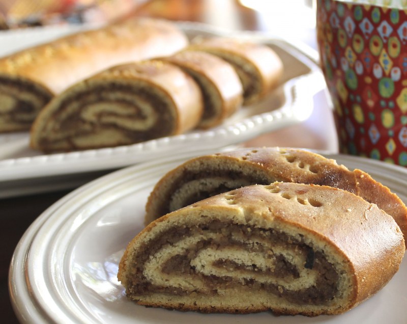 Рулетики с ореховой начинкой