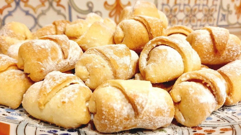 Трубочки мутаки с орехами