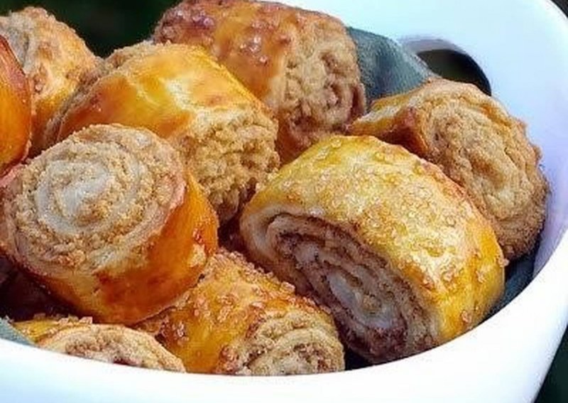 Рулет сдобный с орехами