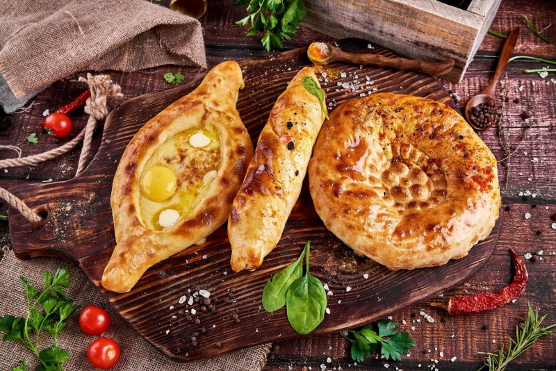 Хачапури по аджарски с беконом