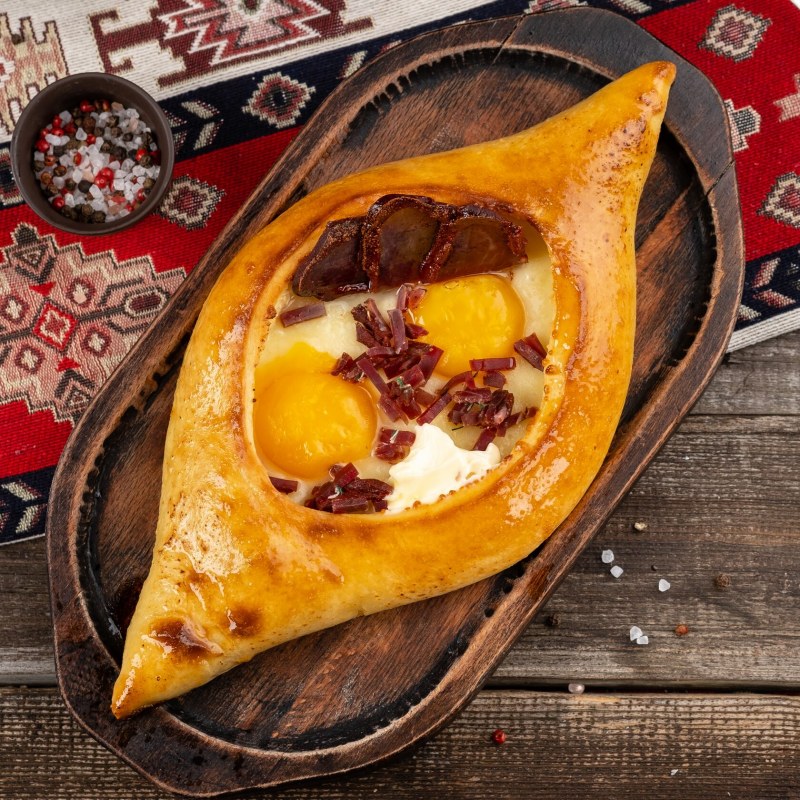 Аджарские хачапури лодочка