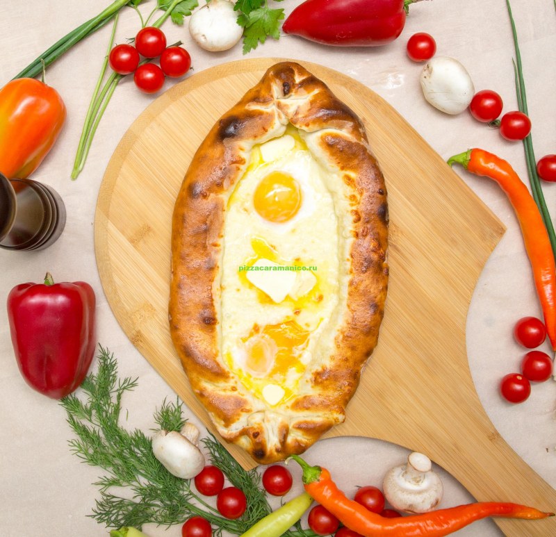 Хачапури по аджарски с ветчиной