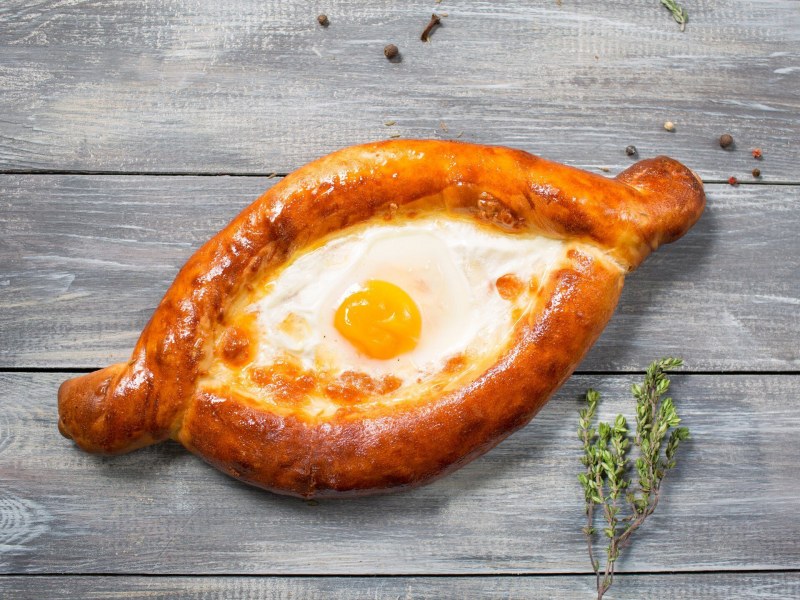 Хачапури по аджарски с зеленью