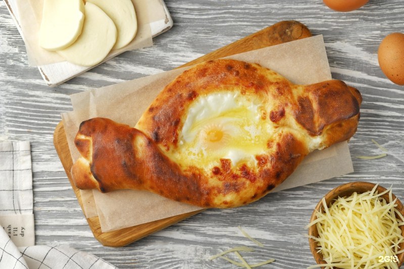 Хачапури по-аджарски с мясом
