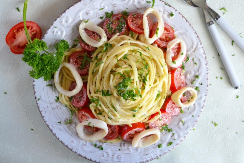 Паста с кальмарами