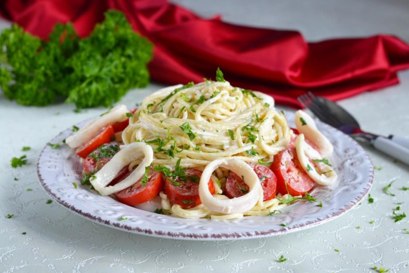 Макароны с кальмарами