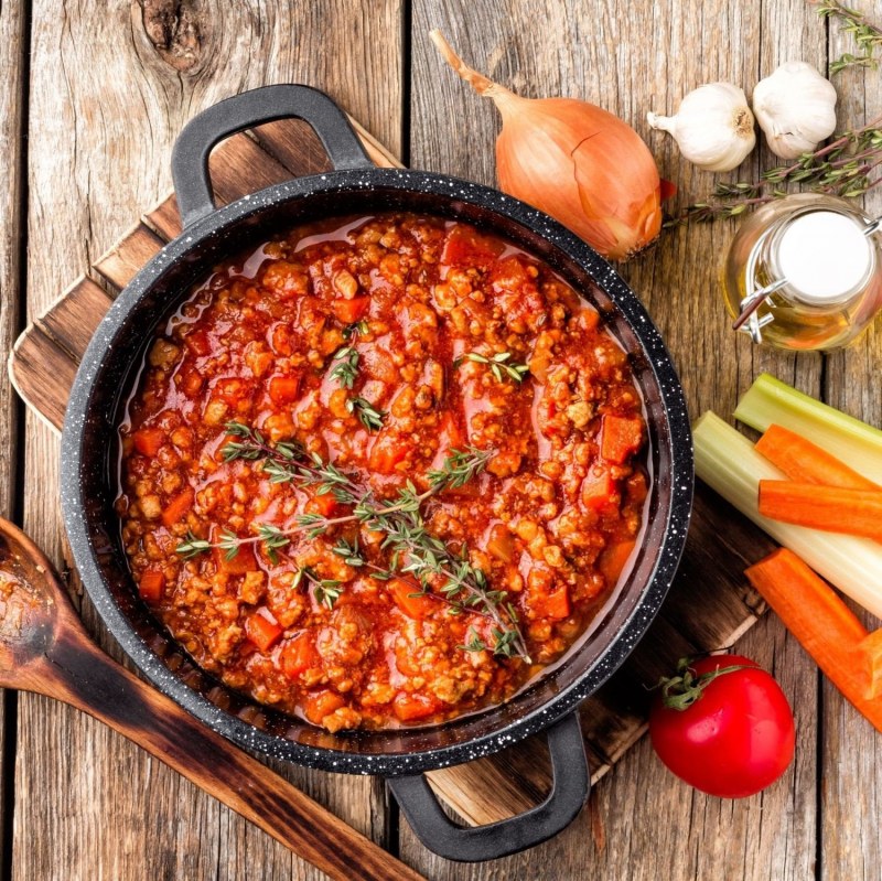 Рагу мясное с подливкой к спагетти