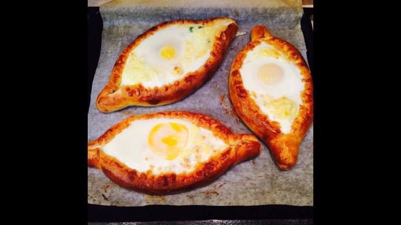 Хачапури по-аджарски с мясом