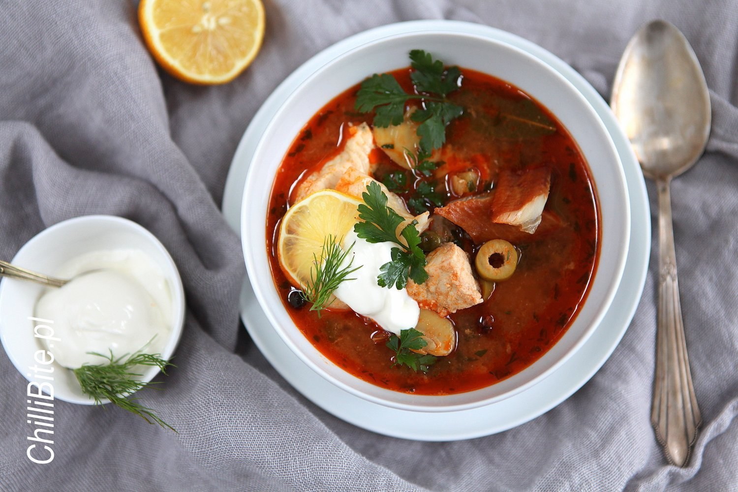 Фото мясной солянки. Русская кухня солянка. Солянка красивая подача. Настоящая солянка. Русская кухня первые блюда.