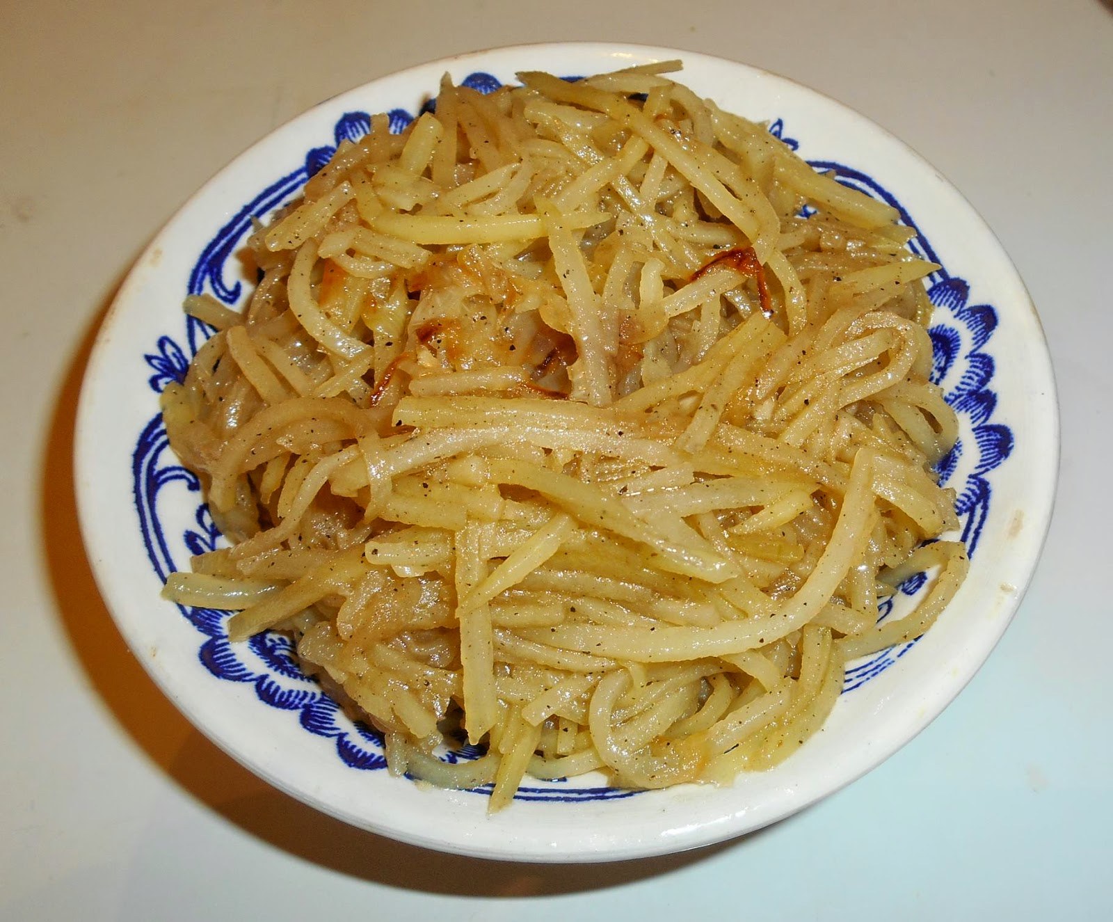 Картофель по корейски с мясом. Салат из сырой картошки. Камдича. Китайский салат из сырой картошки. Салат с сырой картошкой.