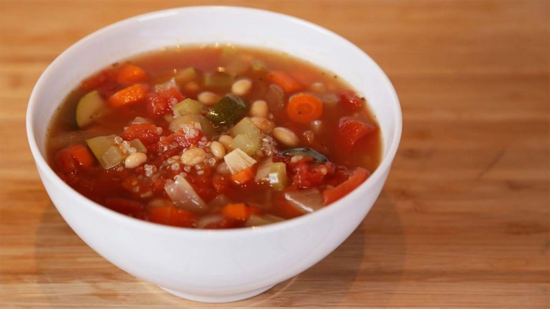 Овощной суп с макаронами и бобами
