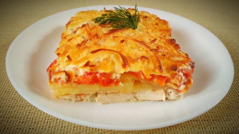 Мясо с ананасами в духовке с сыром